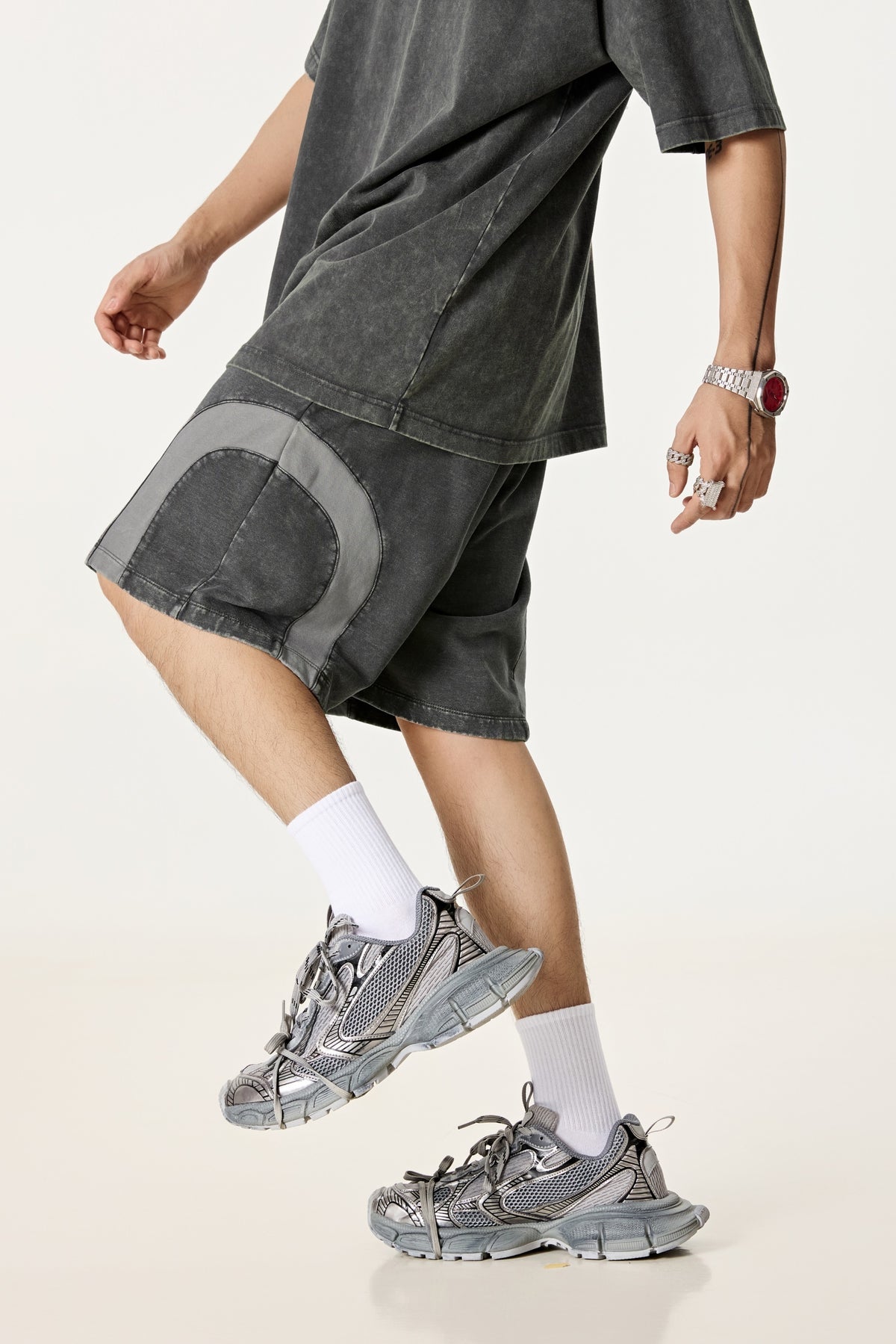 330GSM Unisex Heavyweight Contrast-Panel Snow-Washed Shorts Medium Grey/Dark Grey