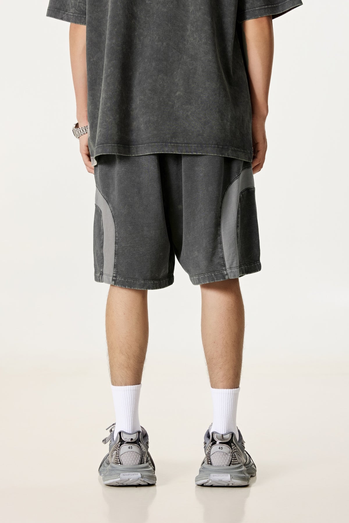 330GSM Unisex Heavyweight Contrast-Panel Snow-Washed Shorts Medium Grey/Dark Grey